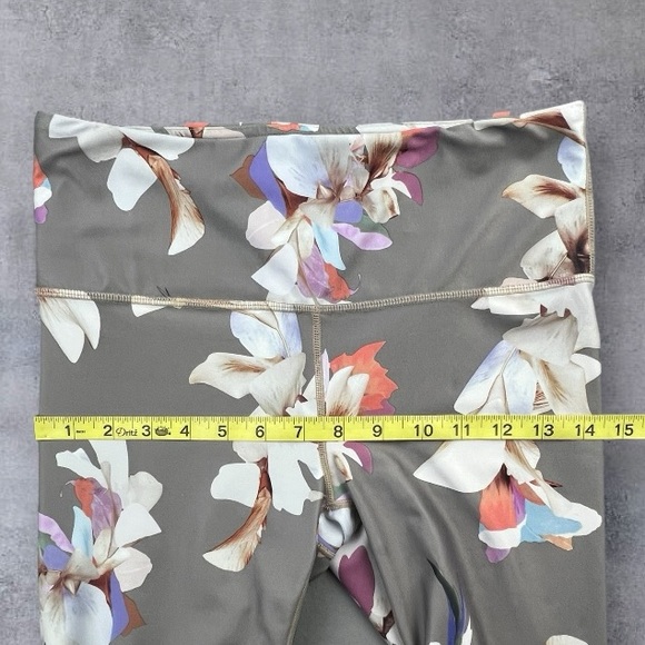 Athleta Gray Floral Elation Paradise 7/8 Tight Yoga Gym Fitness Pants Sz: Small - Picture 11 of 12